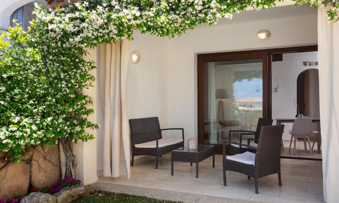 Cannigione House | Le Maree Apartments