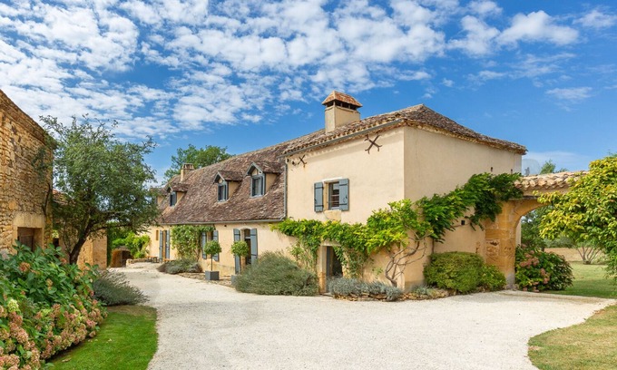 Sainte Croix de Beaumont House | Le Mas: 5-star luxury with private heated pool & breathtaking views