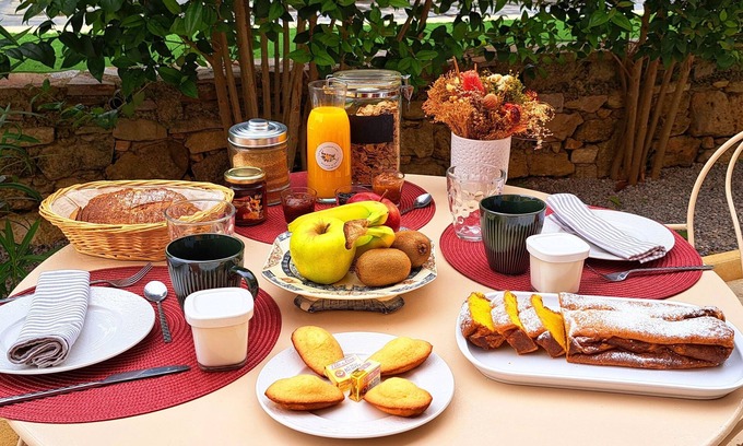 Puisserguier Hotel | Le MAS CLEMENTINE