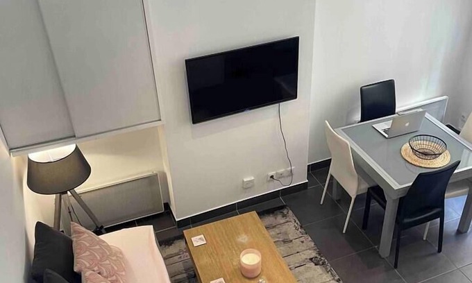 6th Arrondissement Apartment | Le Masséna d'Or: Quiet, Metro + Parc Tête D'or