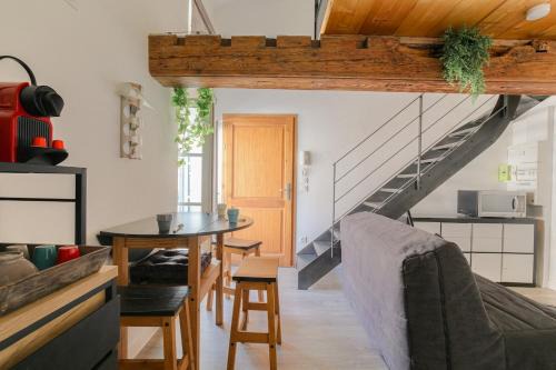 Villefranche-sur-Saone Apartment | Le Mezza, Studio avec Mezzanine, Hypercentre