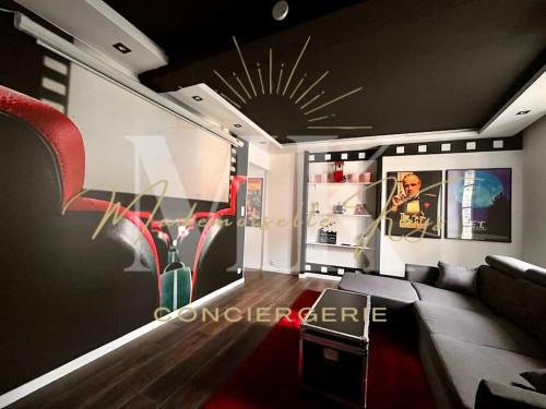Sens Apartment | Le Moovie - Centre-ville- Écran cinéma