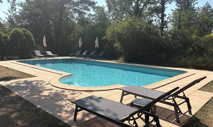 Sers House | Le moulin à vent, large house for 12 people in Charente with swimming pool.