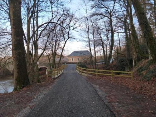 Saint-Aubin-des-Landes Bed & Breakfast | Le Moulin De Bretigneul
