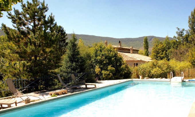 Les Omergues House | Le Moulin de la Viorne, gîte avec piscine au cœur de la nature en Haute-Provence
