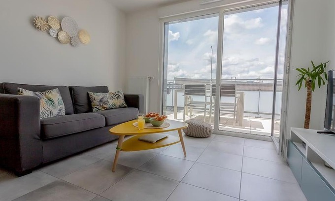 Annecy Apartment | Le Nid des Romains - T2 neuf - Balcon - vue