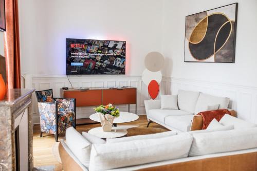 Epernay Apartment | LE PALAIS DE LEO Luxury Apt Epernay Hyper center 4P Balcony AC