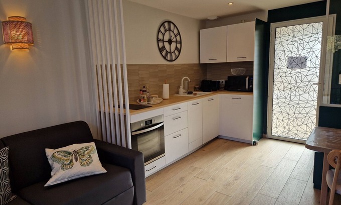 Carquefou House | Le Patureau - Quiet T2 gite with terrace