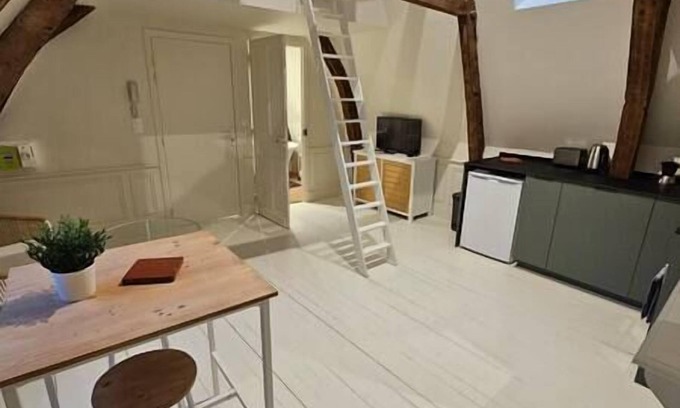 Arras Apartment | Le perchoir, studio avec mezzanine