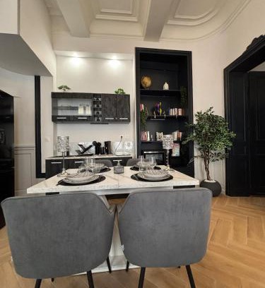 La Celle-sous-Gouzon Apartment | Le petit boudoir de Beziers