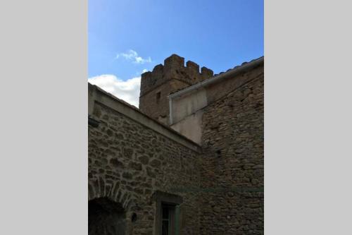 Laure-Minervois Apartment | Le Petit Ormeau attenant à la Tour du Portail Neuf