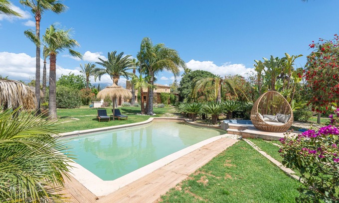Binissalem Villa | Le Petit Paradis - Two Bedroom Villa, Sleeps 4