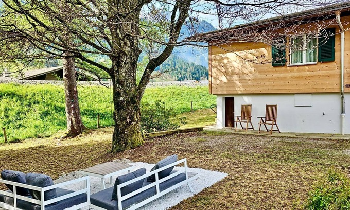 Rougemont Villa | Le Petite Chalet Summ