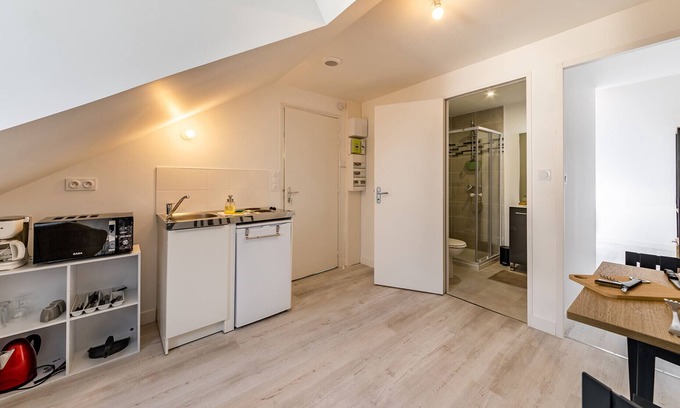 Saint-Serge Apartment | Le Poète - T2 proche centre ville