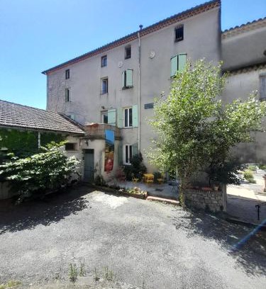Saint-Florent-sur-Auzonnet Bed & Breakfast | LE PRIEURE