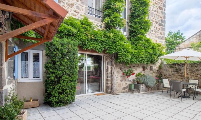 Montaigut-le-Blanc House | Le Prieuré - MONTAIGUT LE BLANC