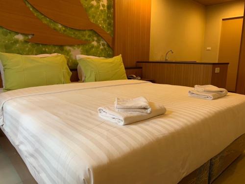 Ramkhamhaeng Apartment | Le Ram Hotel No windows