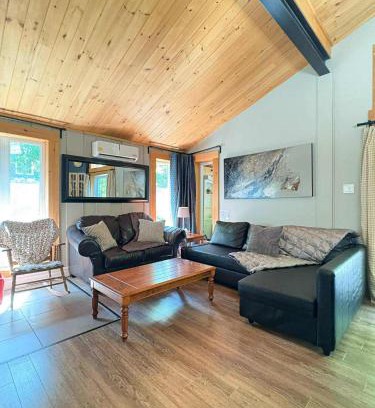 St-Adolphe-d'Howard Ski Chalet | Le Rassembleur