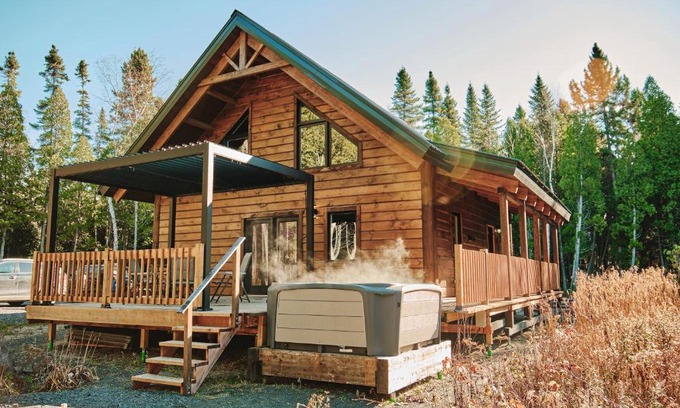 Saint-Henri-de-Taillon Ski Chalet | Le Refuge