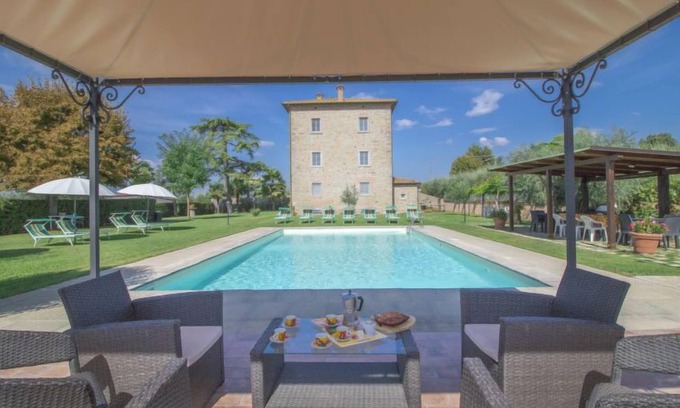 Cortona House | Le Rondini by Interhome