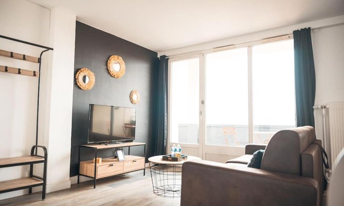 Dunkerque Centre Apartment | Le Rose - Centre Ville - Wifi