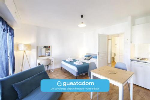 Laval Apartment | Le Salmson 700m gare Studio
