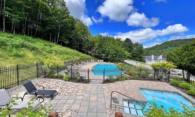 Mont-Tremblant Village Apartment | Le Scandinave 5 minutes from the mountain