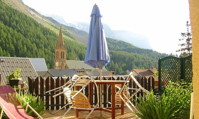 Villar-d'Arene Apartment | Le Serre Grou studioLarge studio at the gateway to the Ecrins National Park
