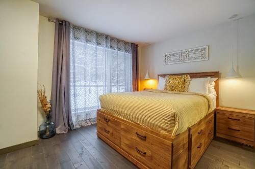 Saint-Faustin-Lac-Carre Apartment | Le Sous-Bois 1322 Billard et Spa