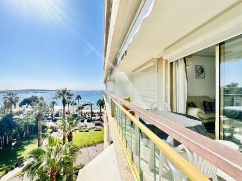 Cannes City Centre Apartment | Le Splendide - studio croisette - vue mer