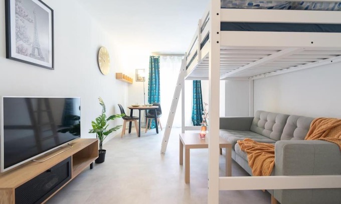 Le Kremlin-Bicetre Apartment | Le Studieux-T1-30m2-Pte Paris M7