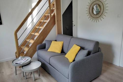 Mortagne-sur-Sevre Apartment | le studio du fou