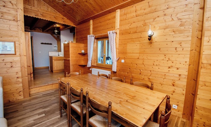 Les Hopitaux-Vieux Apartment | Le Suchet apartment in a 1798 Comtoise farmhouse
