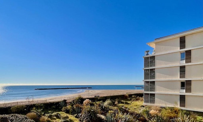 Palavas-les-Flots Apartment | Le Sunlight - T2 bord de mer, Parking