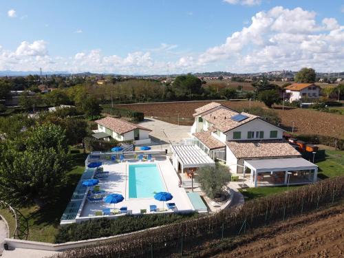 Monte San Vito House | Le Terre di Maluk