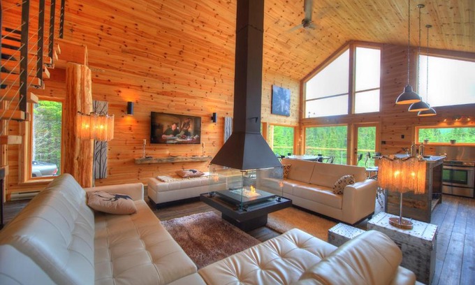 La Malbaie Ski Chalet | Le Val d'Isère - Les Chalets Spa Canada