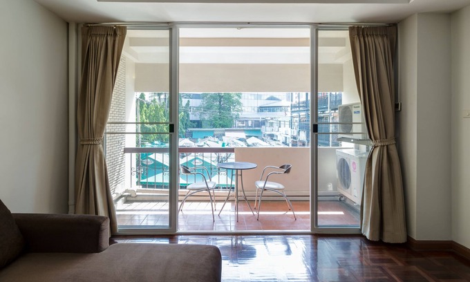 Embassy District Hotel | Le Vanvarothai Saladaeng Residence