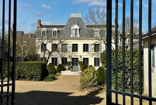 Amboise House | Le Vieux Manoir