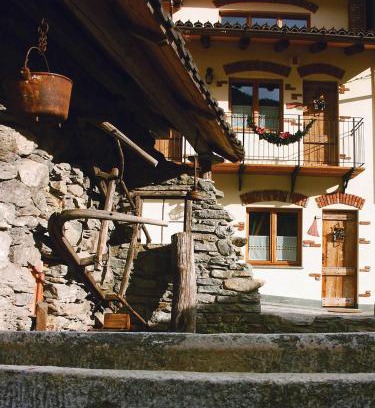 Montjovet House | Le Village