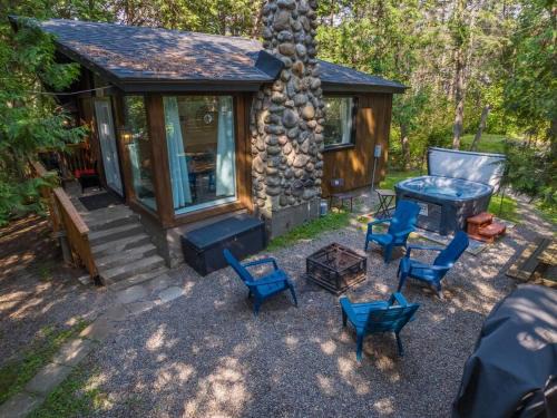Sainte-Lucie-des-Laurentides House | Le1601 - Le Petit Renard - Chalet spa et plage