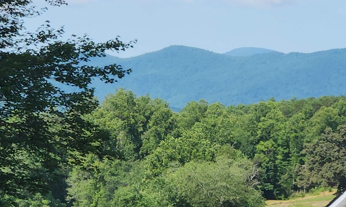 Old Fort House | Leaf peeping views-minutes to downtown-stargazing-25 minutes to Asheville