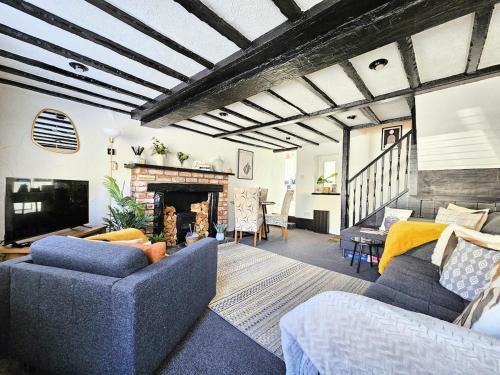 Stainburn House | Leaf Tree Cottage, close to Coast, Lakes and Fells