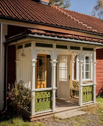 Smedjebacken House | LeafCottage B&B and Sauna, 25 min from Romme Alpine