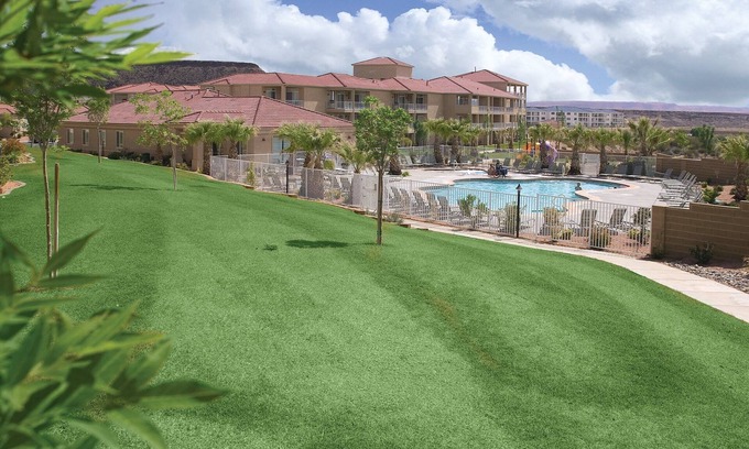 St. George Resort | Leave your worries at the door!