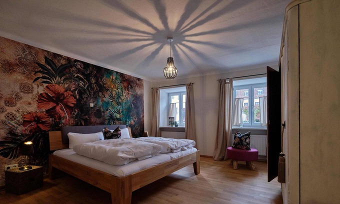 Kelheim Apartment | Ledererturm-Apartment (85 m2) mit gemütlicher Innenhofterrasse