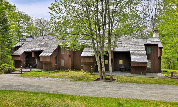 Plymouth Apartment | Ledges 19 at Hawk Mountain