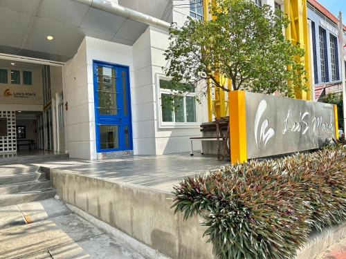 Bang Na Hotel | Lee's Mark