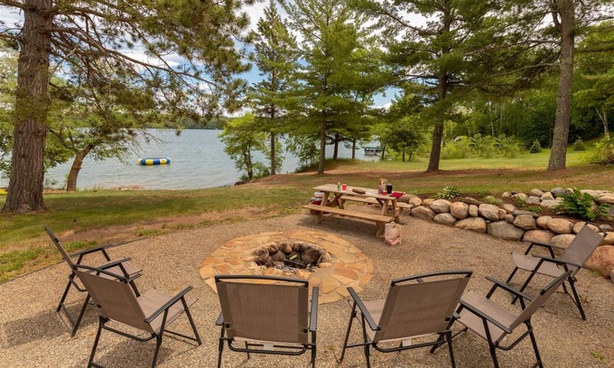 Walker Cabin | Leech Lake Cabin / Modern, Clean, Comfortable