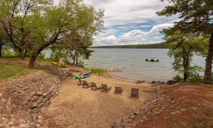 Walker Cabin | Leech Lake Cabin / Modern, Clean, Comfortable