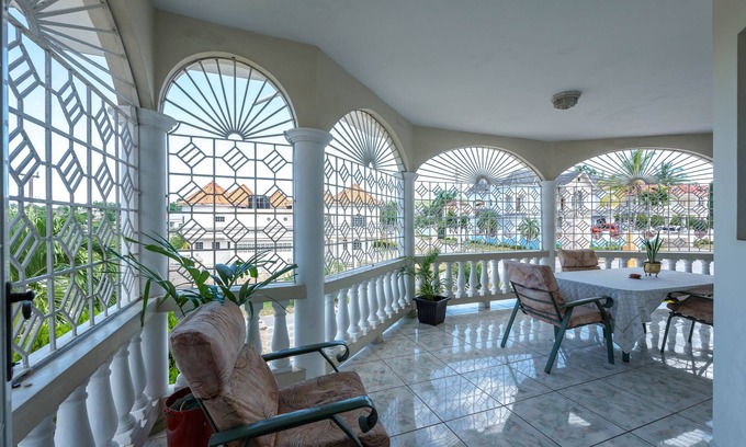 West Gate Hills House | Leela's Manor